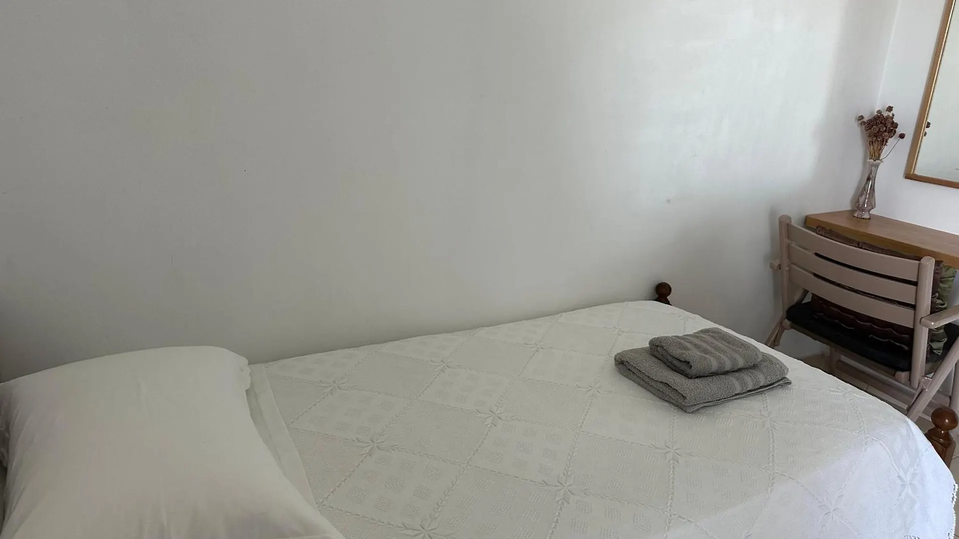 Elea Guesthouse Himare Guest house