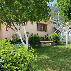 Garden Himarë