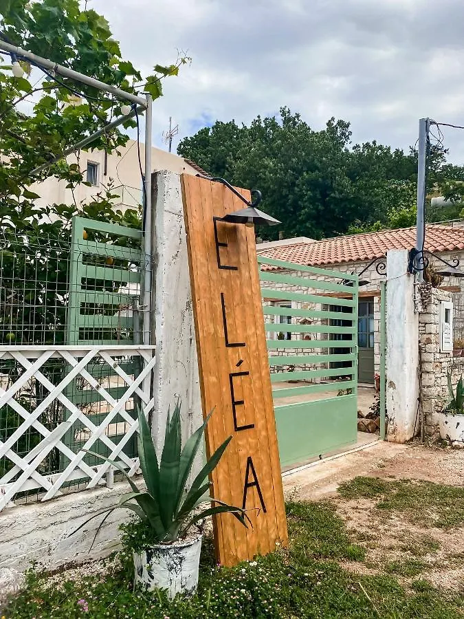 ELÉA Guesthouse himare Affittacamere